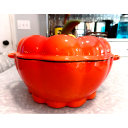 TECHNIQUE CAST IRON ENAMELWARE 2.5 QUART"PUMPKIN" SHAPED CASSEROLE DISH with LID