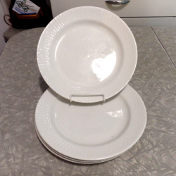 MARTHA STEWART BLUE LABEL 4 PC. LUNCHEON PLATE SET in a "BASKET WEAVE" PATTERN