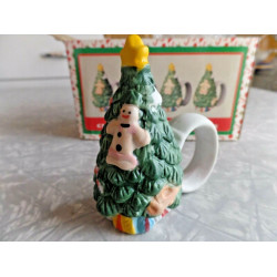 WORLD BAZAAR PORCELAIN HAND PAINTED "CHRISTMAS TREE" NAPKIN RINGS