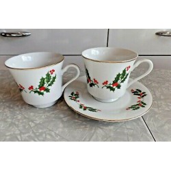 BEAUTIFUL KASHIMA "CHRISTMAS HOLLY" 3 PC. PORCELAIN CUP & SAUCER SET GOLD ACCENT