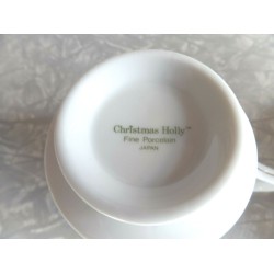 BEAUTIFUL KASHIMA "CHRISTMAS HOLLY" 3 PC. PORCELAIN CUP & SAUCER SET GOLD ACCENT