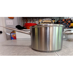 VOLLRATH NSF COMMERCIAL GRADE 18/10 STAINLESS STEEL 6 QUART SAUCE PAN with LID