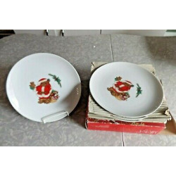 NEW MINT MIKASA 4 PC. SALAD/BREAD PLATE SET in the "CHRISTMAS BEAR" PATTERN